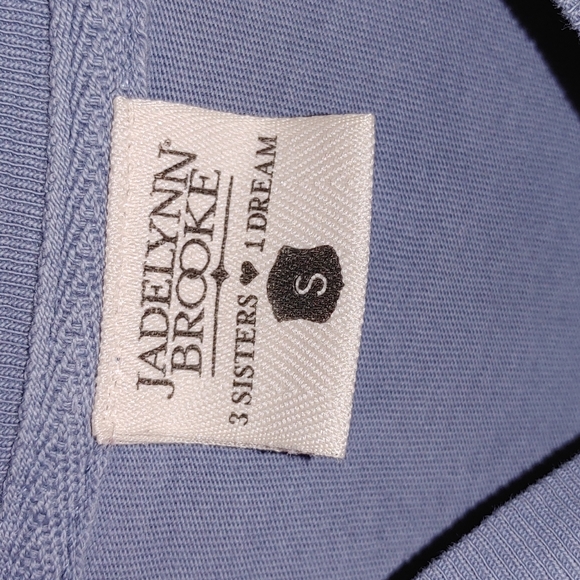 Shirt - Picture 3 of 4